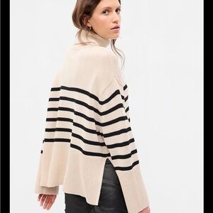 Gap 24/7 Split-Hem Turtleneck Sweater Medium Cream Navy Stripe 100% Cotton